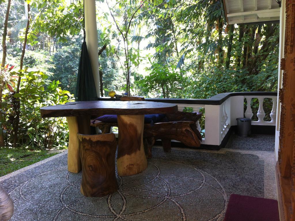 White Lotus Oasis Hotel Ubud Exterior foto