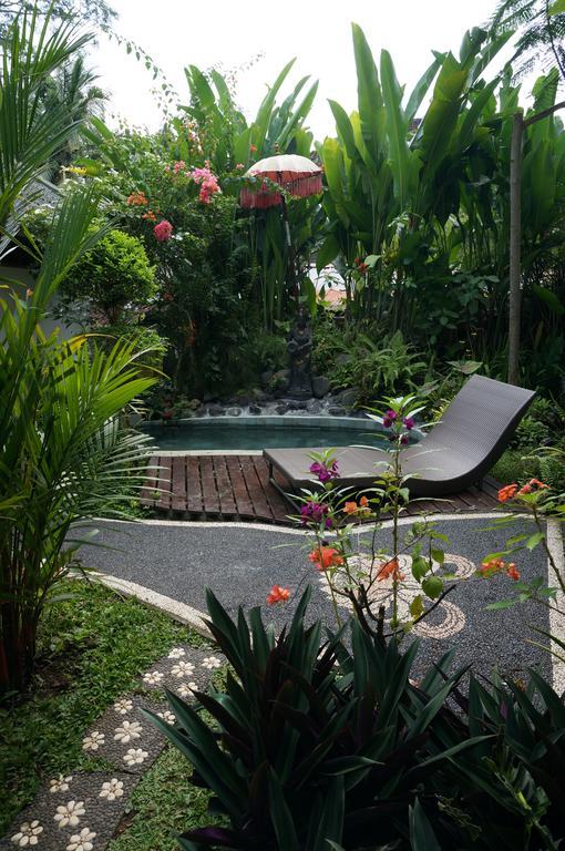 White Lotus Oasis Hotel Ubud Exterior foto